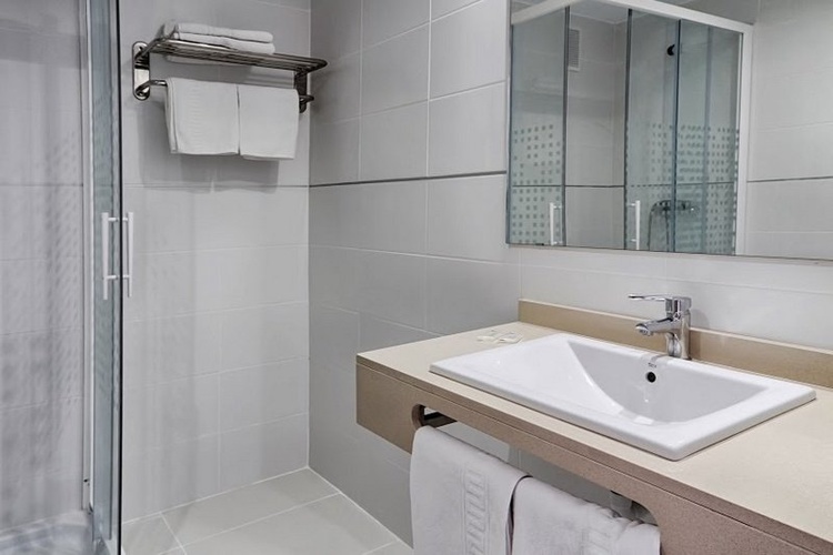Bathroom Sol y Vera Magaluf Apartments Majorca